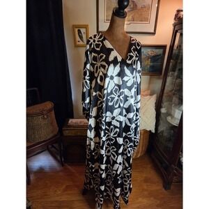 Winlar Black White Floral faux Satin  Kaftan Maxi Lounger V-Neck OSFM